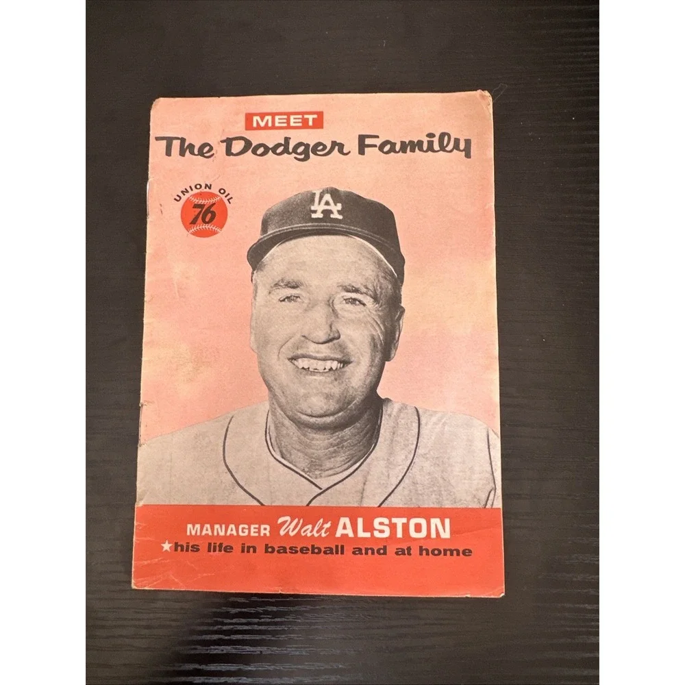 MEET THE DODGER FAMILY UNION 76 OIL WALTER ALSTON 1960 Los Angeles Dodgers‎